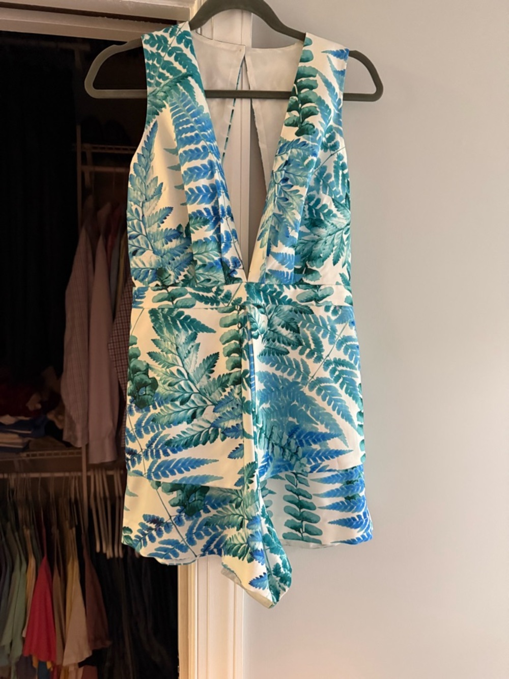 Like New-Aura-Medium-Tropical Leaf Print women’s Romper - Green/Blue